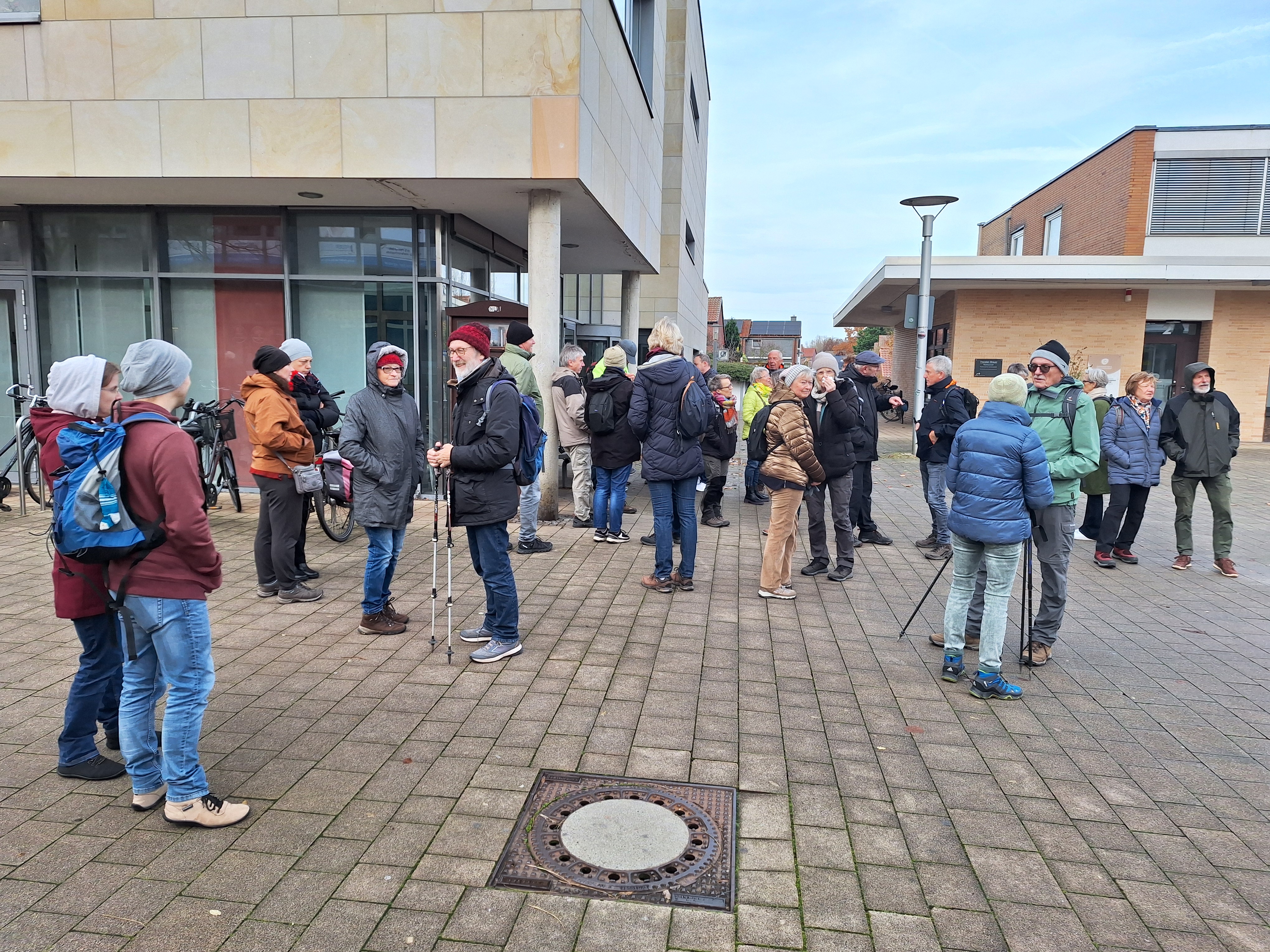 Treffen auf dem Rathausplatz